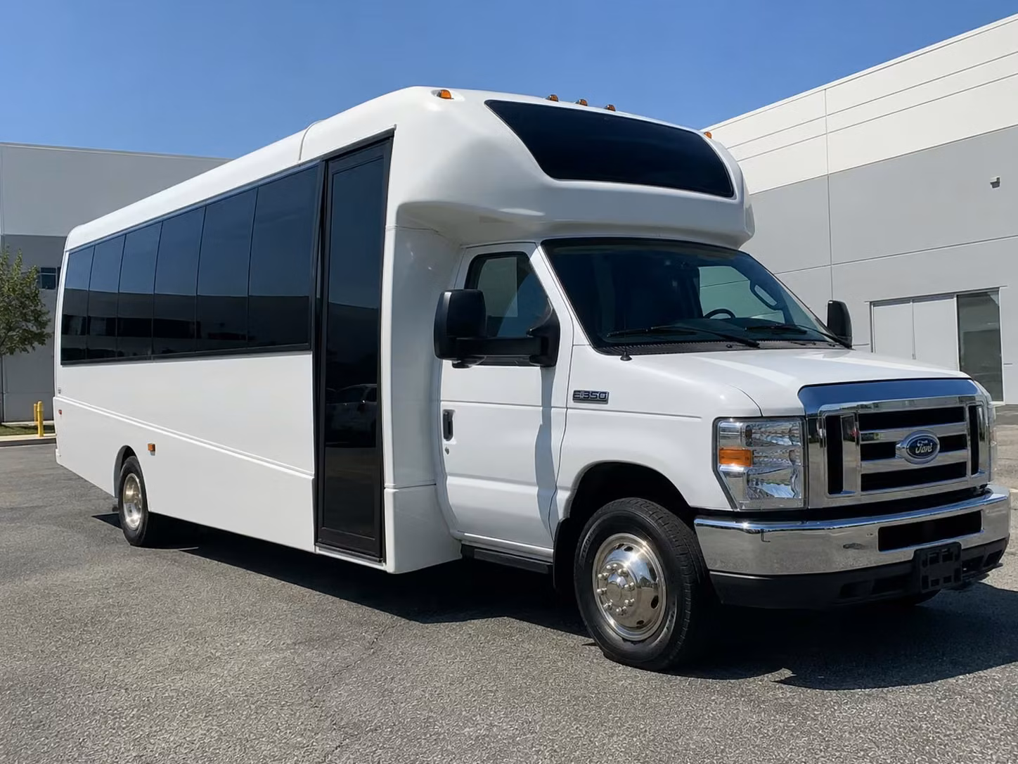 15 passenger minibus